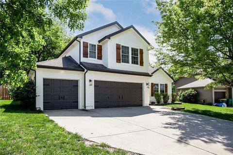 Photo of 503 S 137th Place, Bonner Springs, KS 66012 (MLS # 2617148)