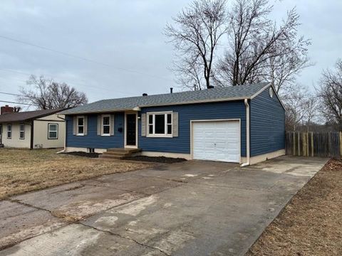 1611 Queens Ridge Way Independence MO 64050