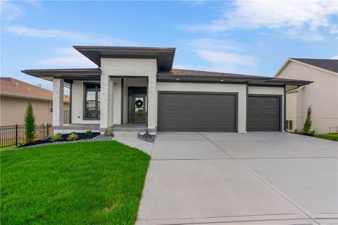 Photo of 16972 S Cheshire Street, Olathe, KS 66062 (MLS # 2644017)