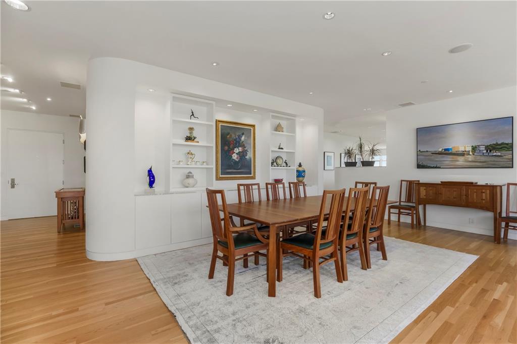 400 W 49th Terrace 2112