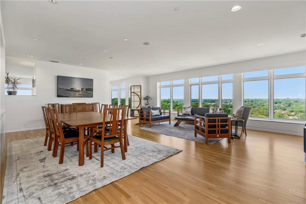 400 W 49th Terrace 2112