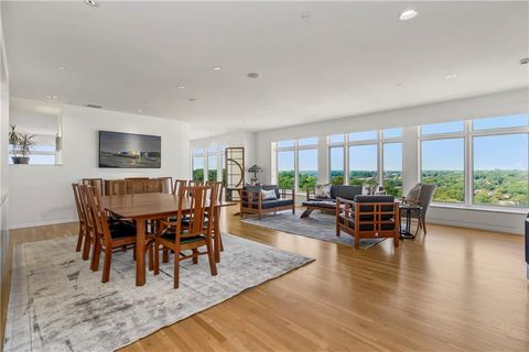 400 W 49th Terrace 2112 Kansas City MO 64112