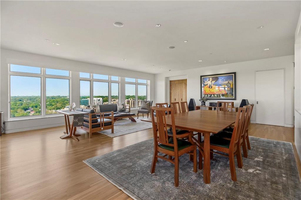 400 W 49th Terrace 2112