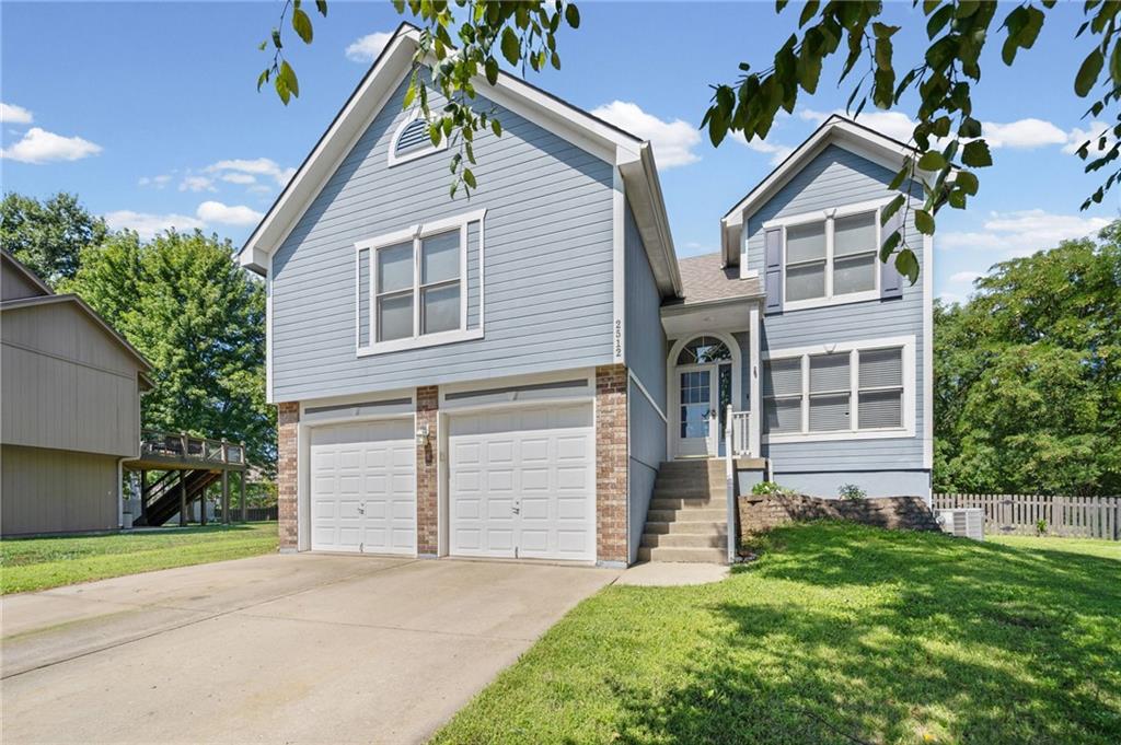 2512 NE Horseshoe Drive