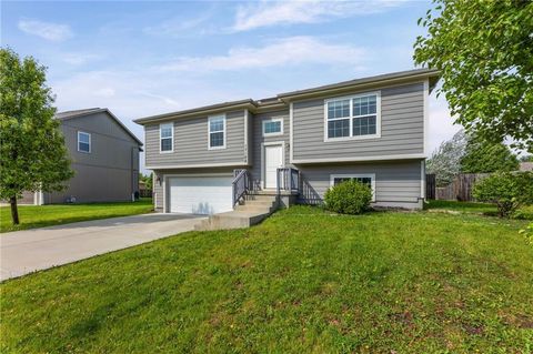 Photo of 17188 S Kill Creek Road, Gardner, KS 66030 (MLS # 2621033)