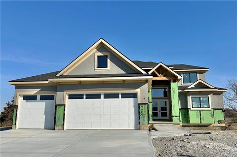Photo of 11808 W 181st Street, Overland Park, KS 66013 (MLS # 2583494)
