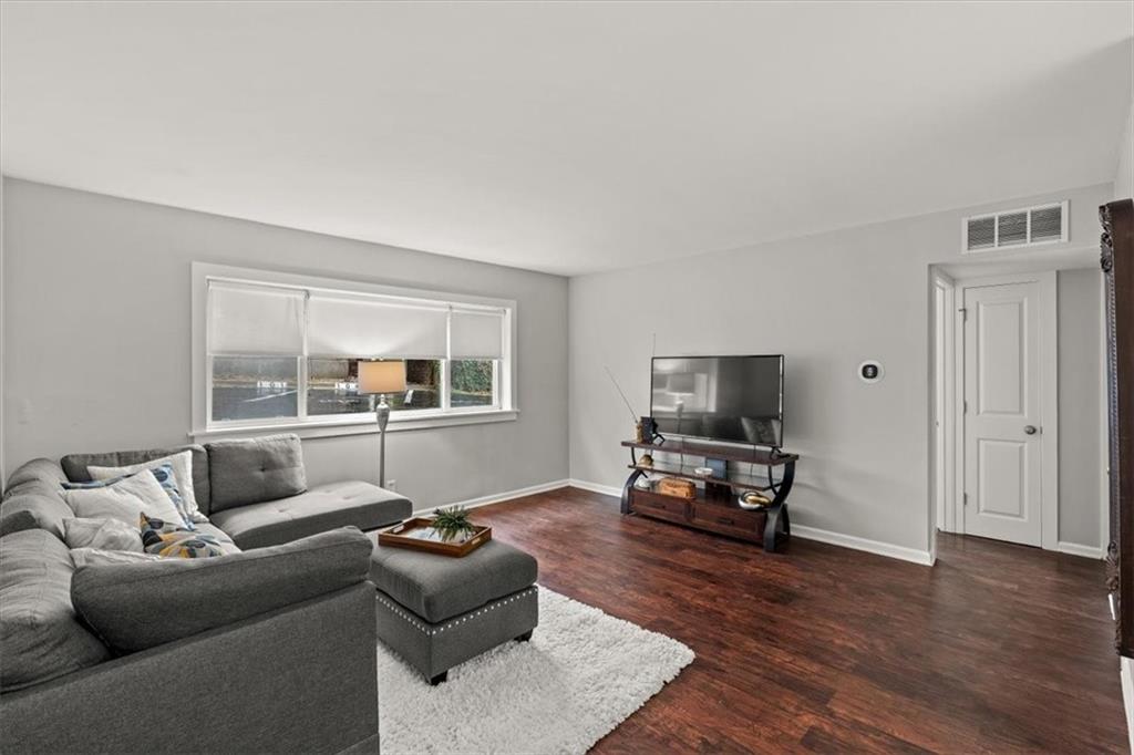 4516 Broadway Avenue 104