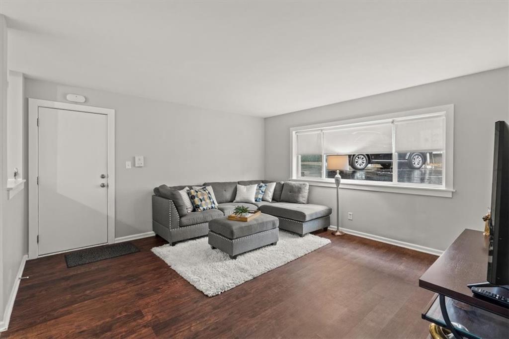 4516 Broadway Avenue 104