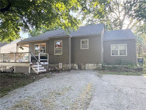 5112 Maple Street Mission KS 66202