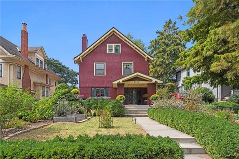 Photo of 3612 Charlotte Street, Kansas City, MO 64109 (MLS # 2581602)