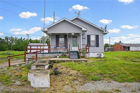 Photo of 707 Highland Drive, Trenton, MO 64683 (MLS # 2620950)