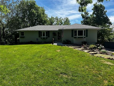 8219 NW Hillside Drive Weatherby Lake MO 64152