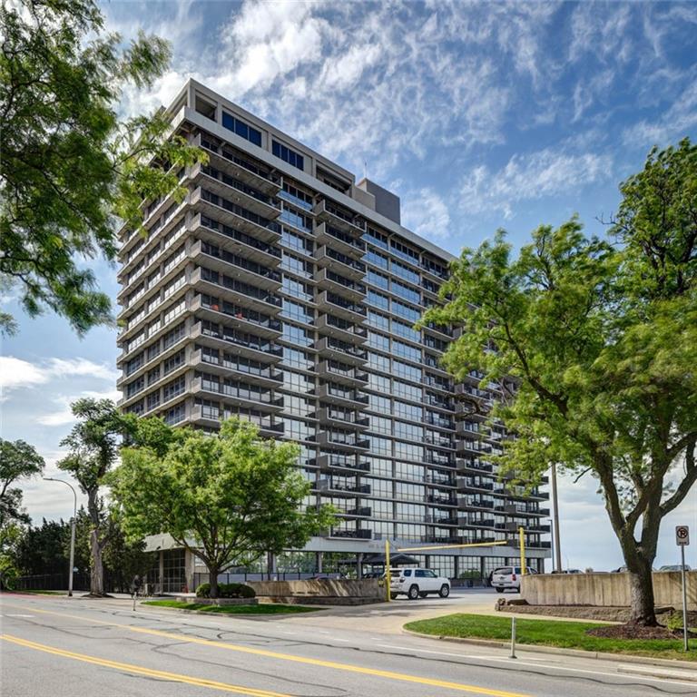 600 E Admiral Boulevard 305