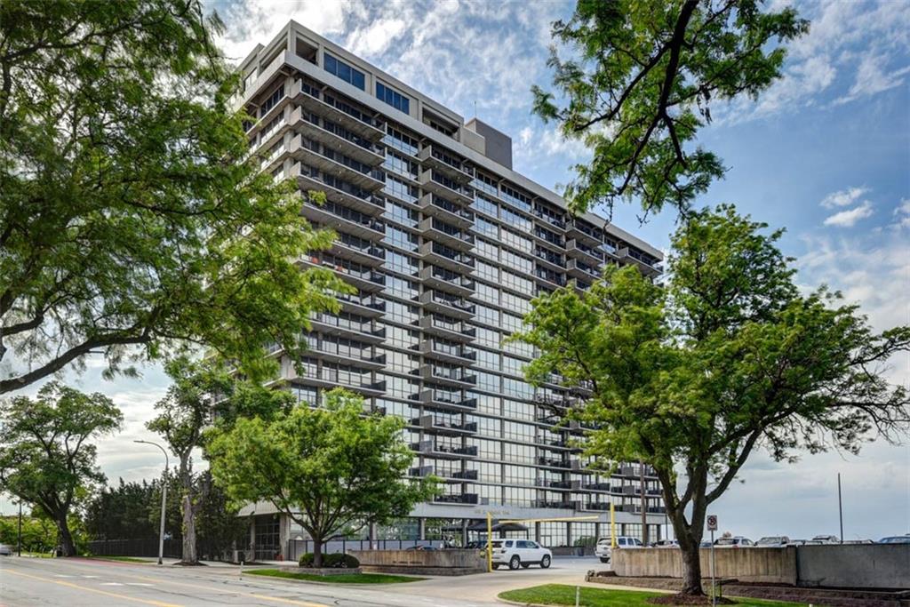 600 E Admiral Boulevard 305