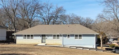 1208 E Red Bridge Road Kansas City MO 64131