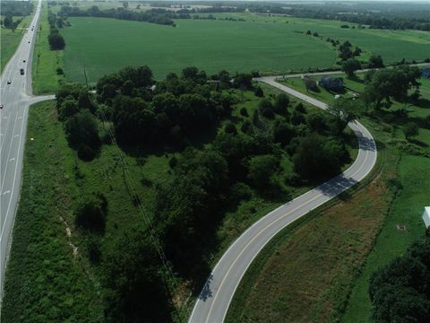 Photo of 27865 New Lancaster Road, Louisburg, KS 66053 (MLS # 2628781)