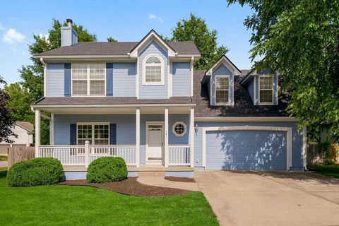 Photo of 701 SE James Circle, Lees Summit, MO 64063 (MLS # 2623936)