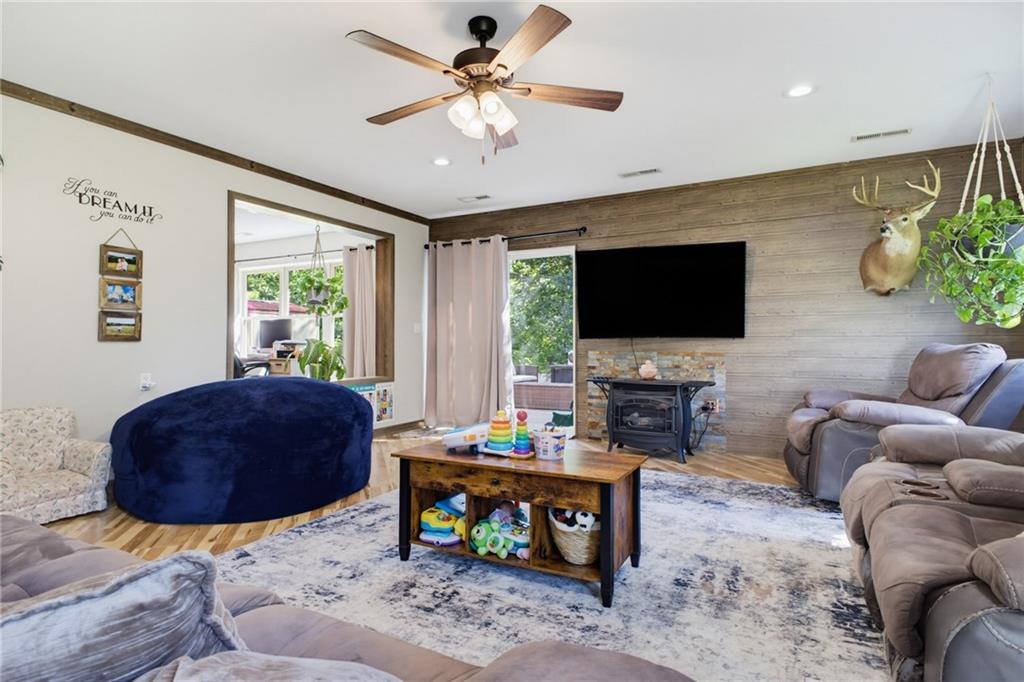 261 SW Cedar Lane