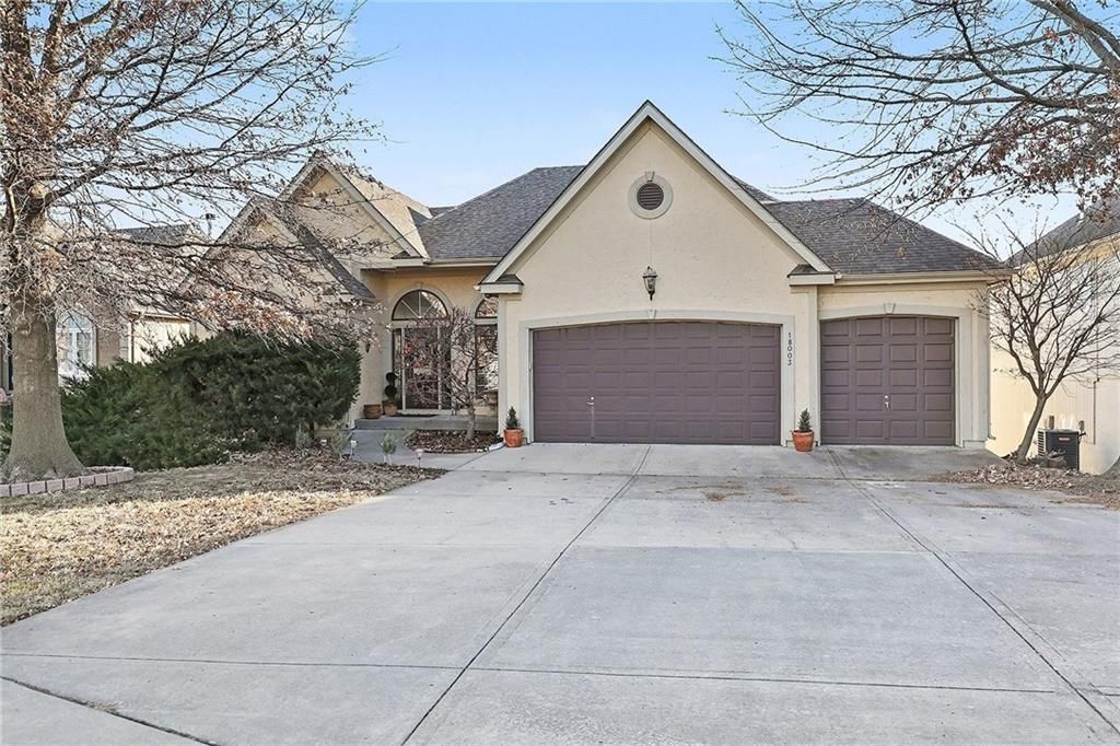 Photo of 18003 Rollins Drive, Smithville, MO 64089 (MLS # 2597223)