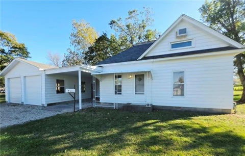 Photo of 406 W 23rd Street, Fort Scott, KS 66701 (MLS # 2647158)