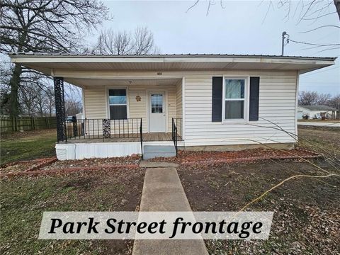 601 S Park Street, Girard, KS 66743 - MLS#: 2602411