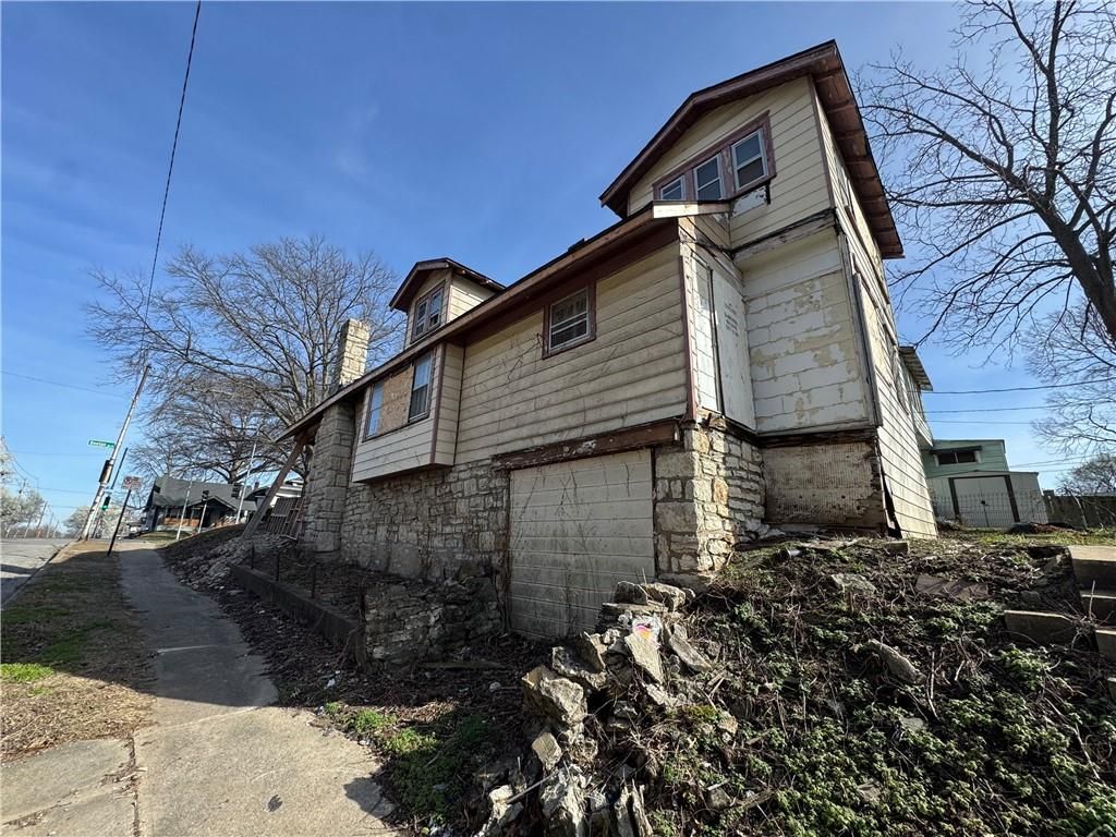 Photo of 3900 Benton Boulevard, Kansas City, MO 64130 (MLS # 2614945)