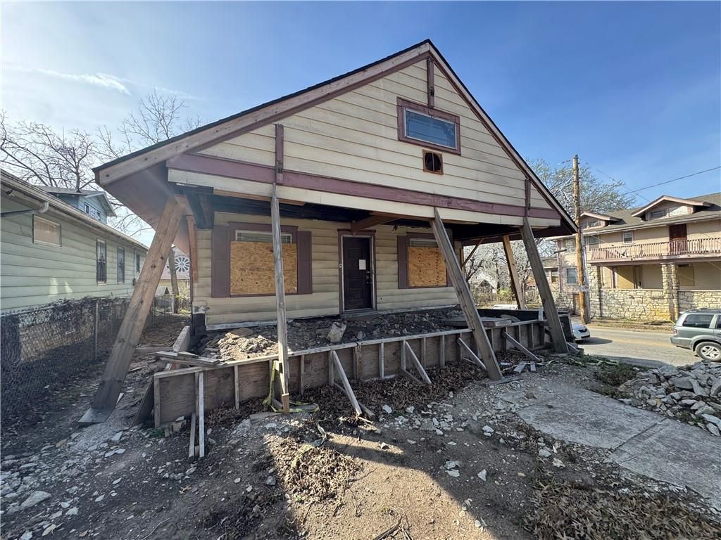 Photo of 3900 Benton Boulevard, Kansas City, MO 64130 (MLS # 2614945)