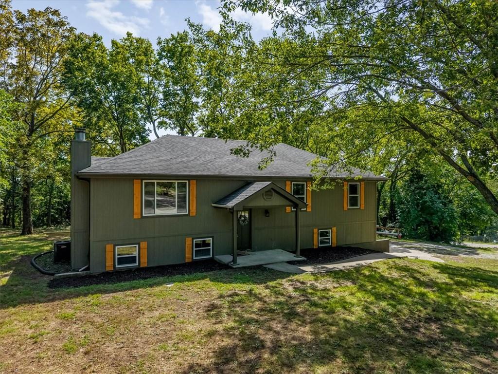 Photo of 33251 Koala Circle, Excelsior Springs, MO 64024 (MLS # 2643008)