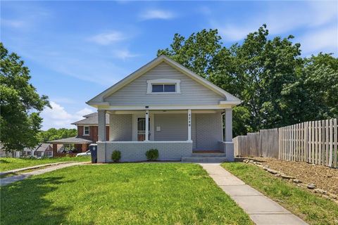 Photo of 4240 Highland Avenue, Kansas City, MO 64110 (MLS # 2617263)