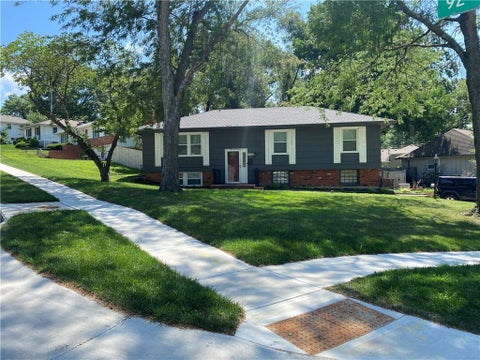 9221 Sturgeon Drive, Overland Park, KS 66212 - MLS#: 2629770