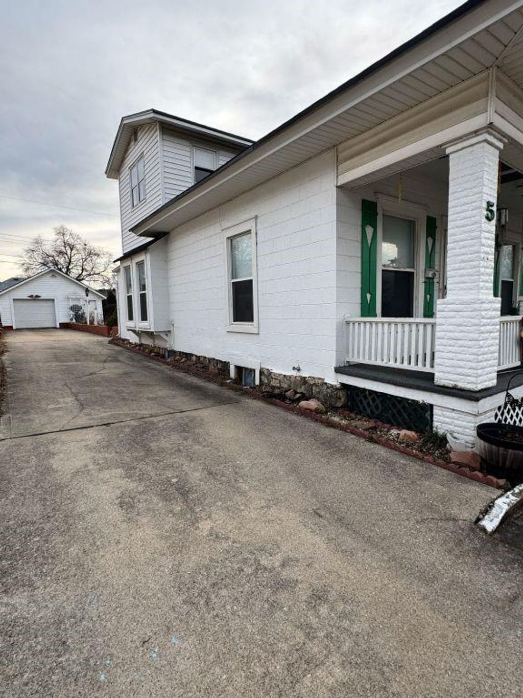 Photo of 5 E Brown Street, Liberty, MO 64068 (MLS # 2596752)