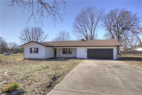 425 N Idaho Avenue, Columbus, KS 66725 - MLS#: 2596690