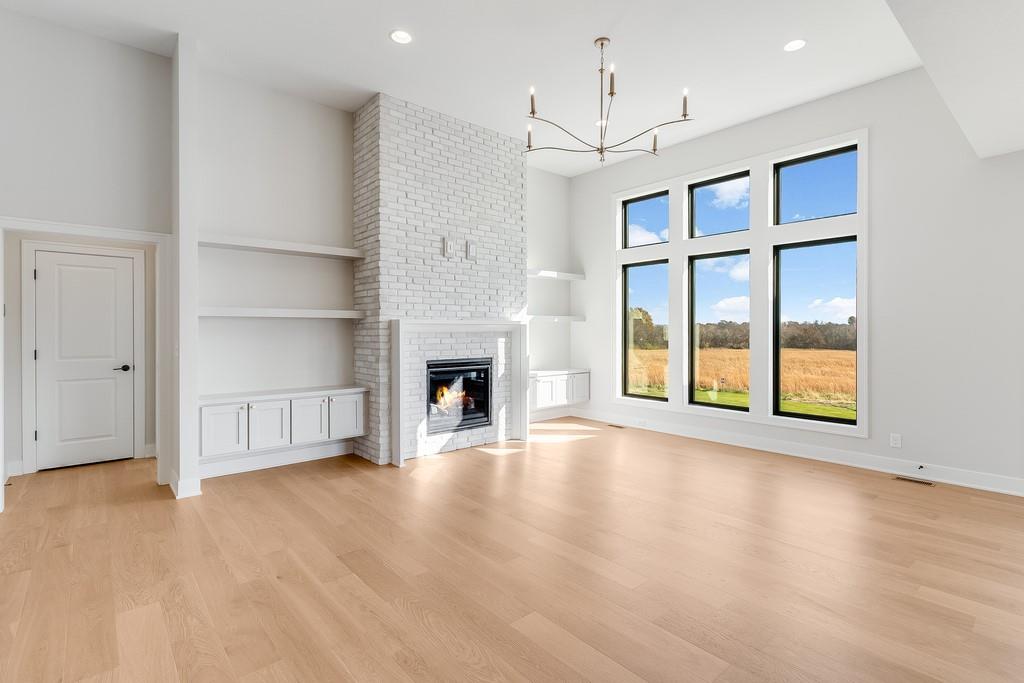 1841 Woodward Circle