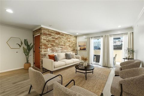 5010 Baltimore Avenue 106 Kansas City MO 64112