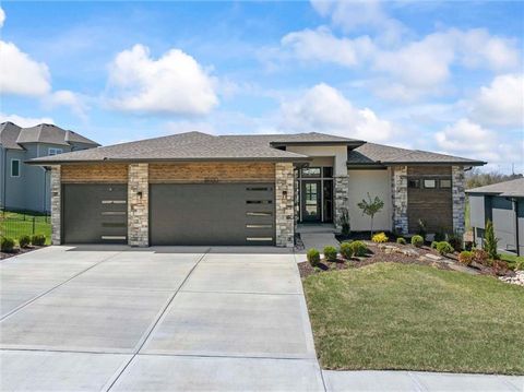 8020 Round Prairie Street, Shawnee, KS 66220 - MLS#: 2561769