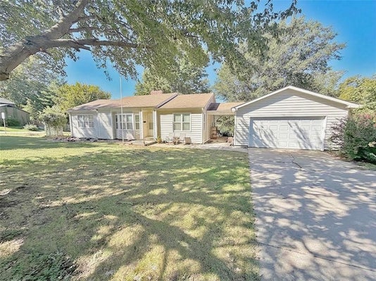 3690 S CRYSLER AVE, INDEPENDENCE, MO 64055 - Image 1d0ef53ef9463deff07c2ce3d9fa79c1/3333935631