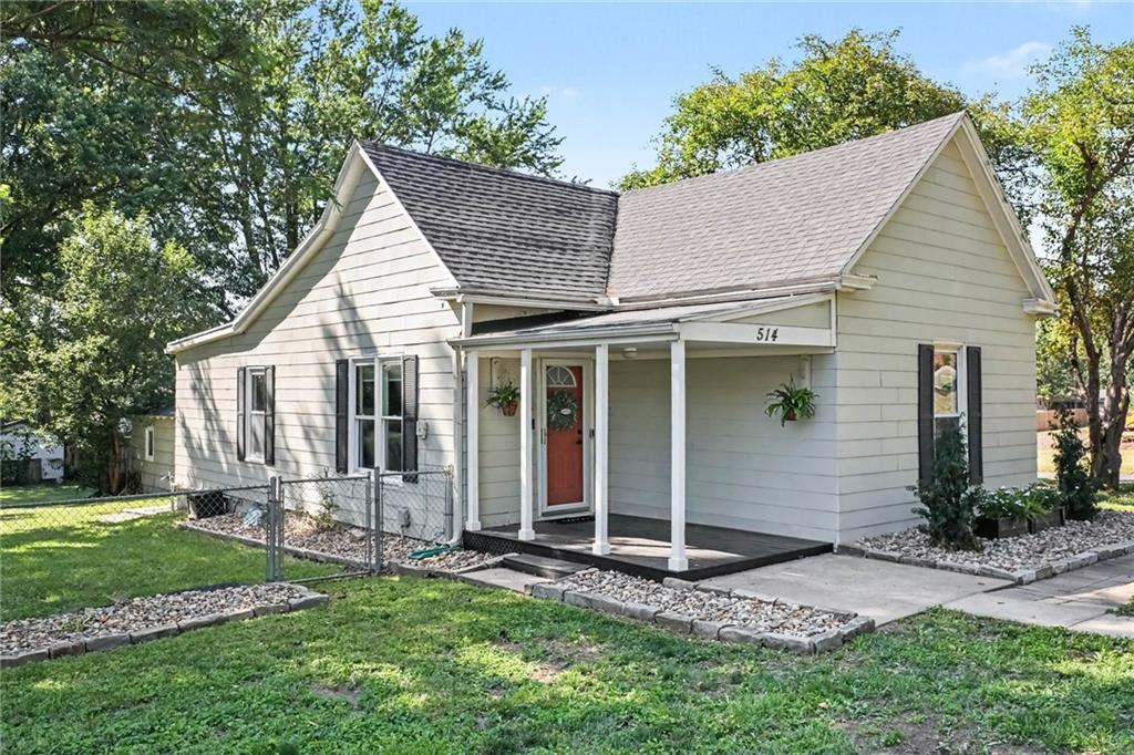 514 N MAPLE Avenue