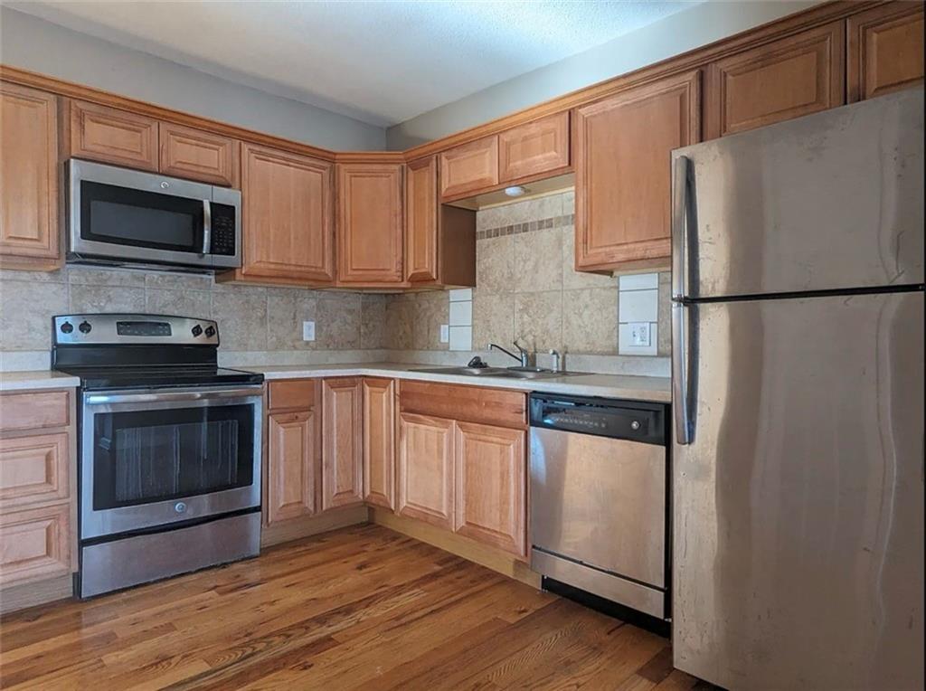 3946-3950 Walnut Street