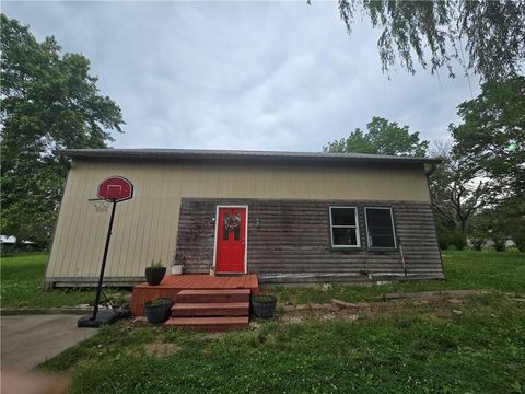 Photo of 1806 159th Street, Fort Scott, KS 66701 (MLS # 2622292)