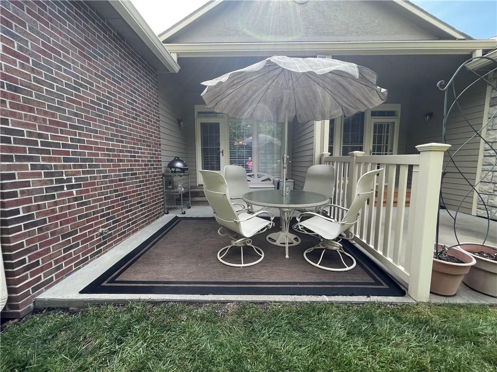 Photo of 15756 S Sunset Drive #703, Olathe, KS 66062 (MLS # 2627407)