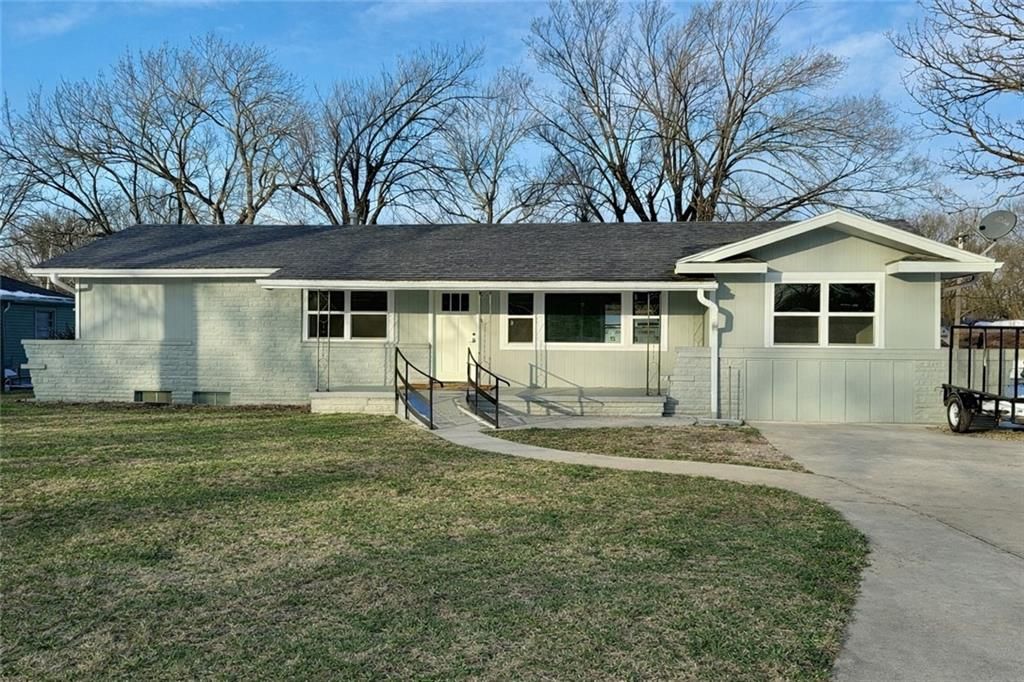 Photo of 519 N Grant Street, Erie, KS 66733 (MLS # 2598955)