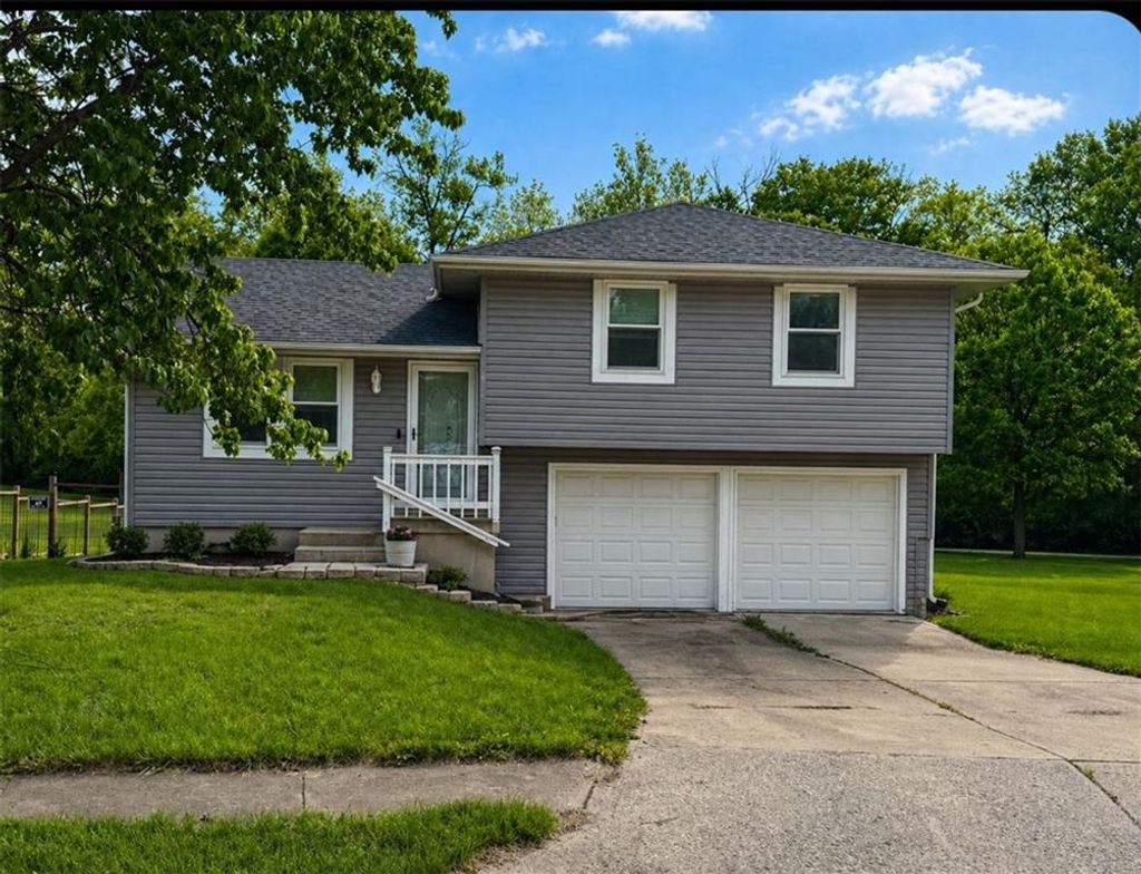 Photo of 1452 Park Lane, Liberty, MO 64068 (MLS # 2617663)