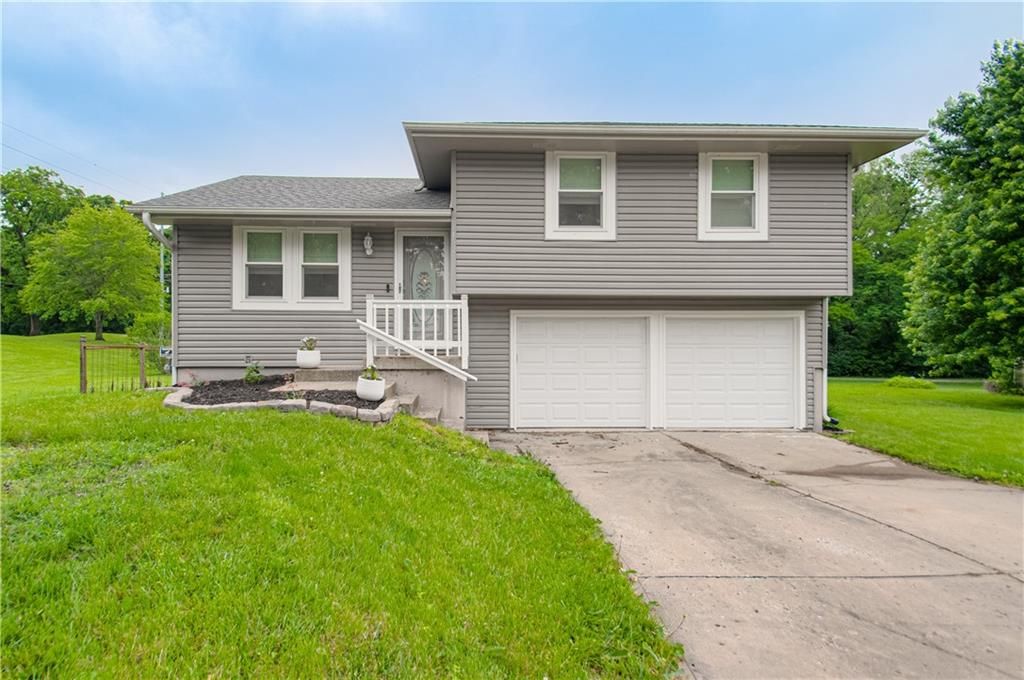Photo of 1452 Park Lane, Liberty, MO 64068 (MLS # 2617663)