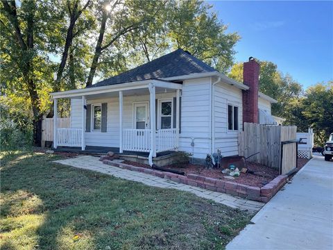 306 E Kay Street Lansing KS 66043