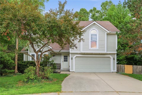 Photo of 15358 RILEY Street, Overland Park, KS 66223 (MLS # 2627194)