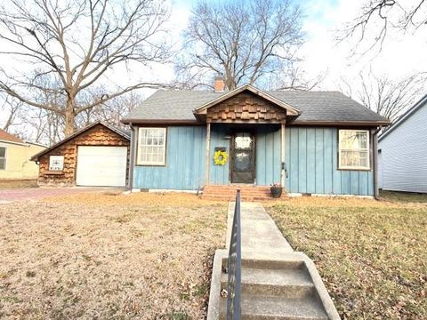 824 N Ash Street, Nevada, MO 64772 - #: 2597471
