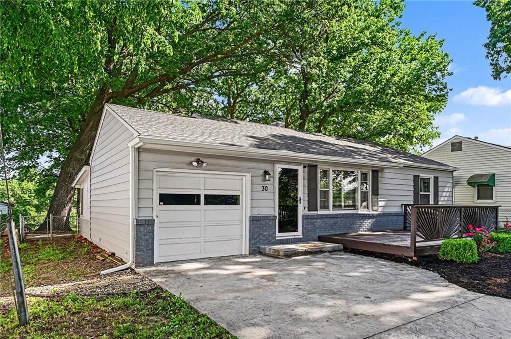 Photo of 30 S Village Drive, Liberty, MO 64068 (MLS # 2621287)
