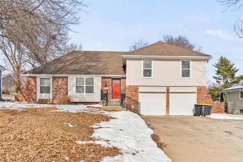 818 W 122nd Terrace, Kansas City, MO 64145 - #: 2597014