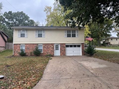 5876 N Oakley Avenue Kansas City MO 64119