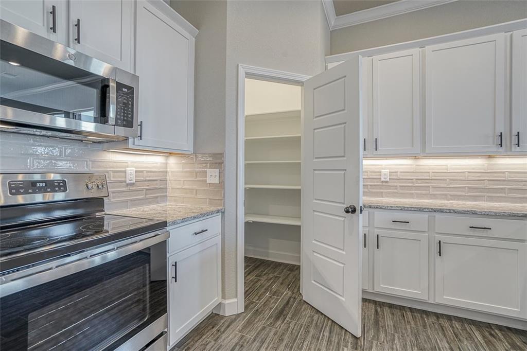 18465 W 195 Terrace